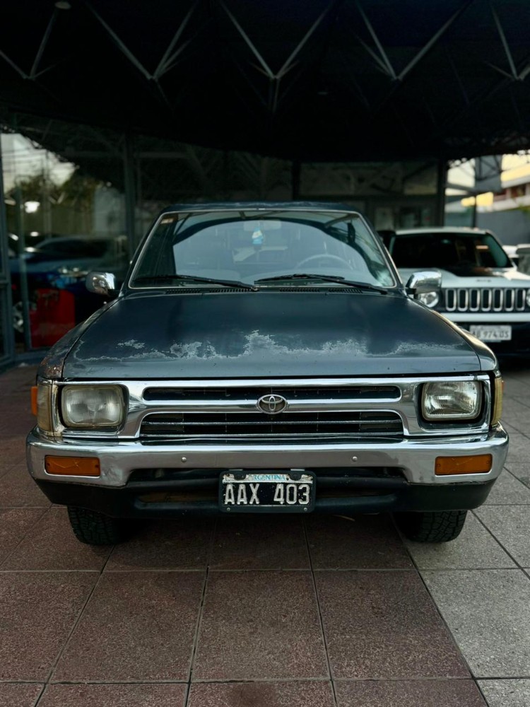 Toyota Hilux  2.4 CABINA DOBLE 4X2 M/T — foto 2